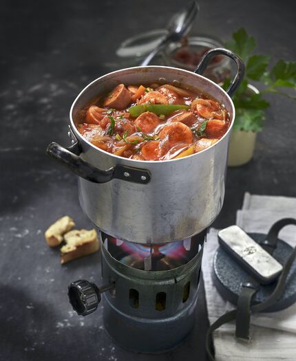 Camp Cooking: One-Pot Gerichte für kalte Tage am Lagerfeuer
